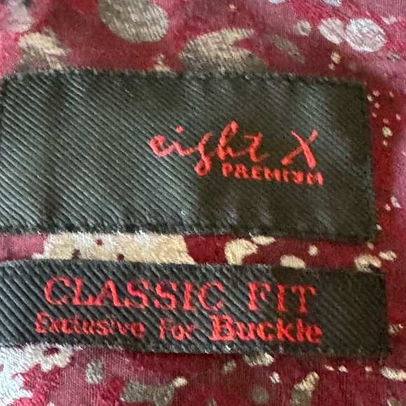 Stylish Patterned Button-Up Shirts - Picture 3 of 10